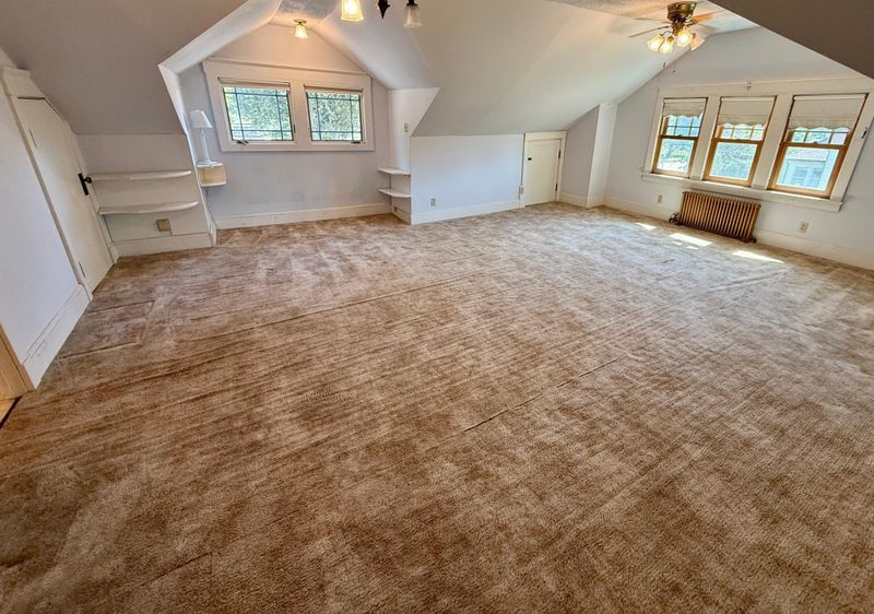 308 S 13th St, Olivia, MN 56277