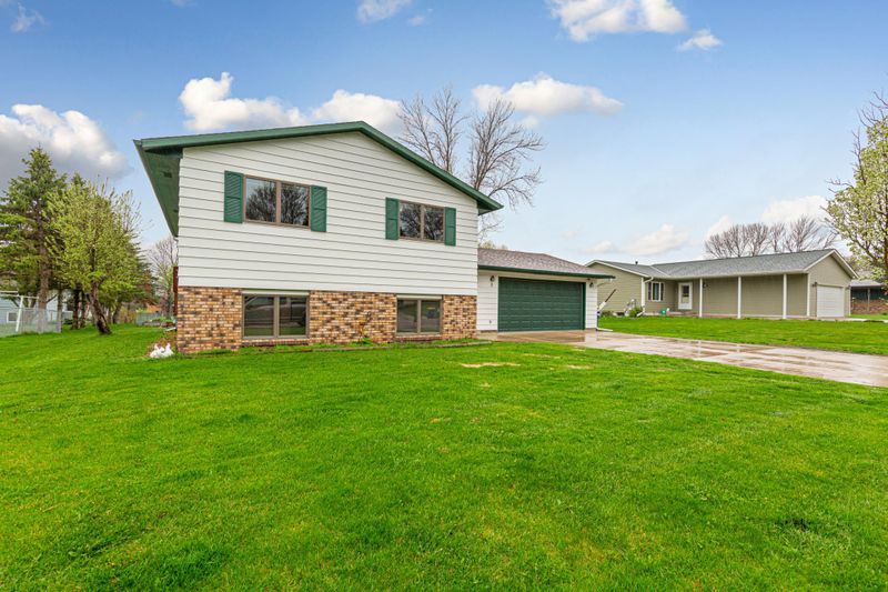 3 Saint Marks Bay, Faribault, MN 55021
