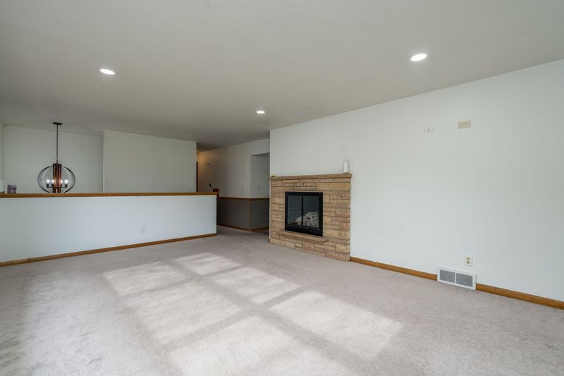 110 S Belmont Dr, Mankato, MN 56001