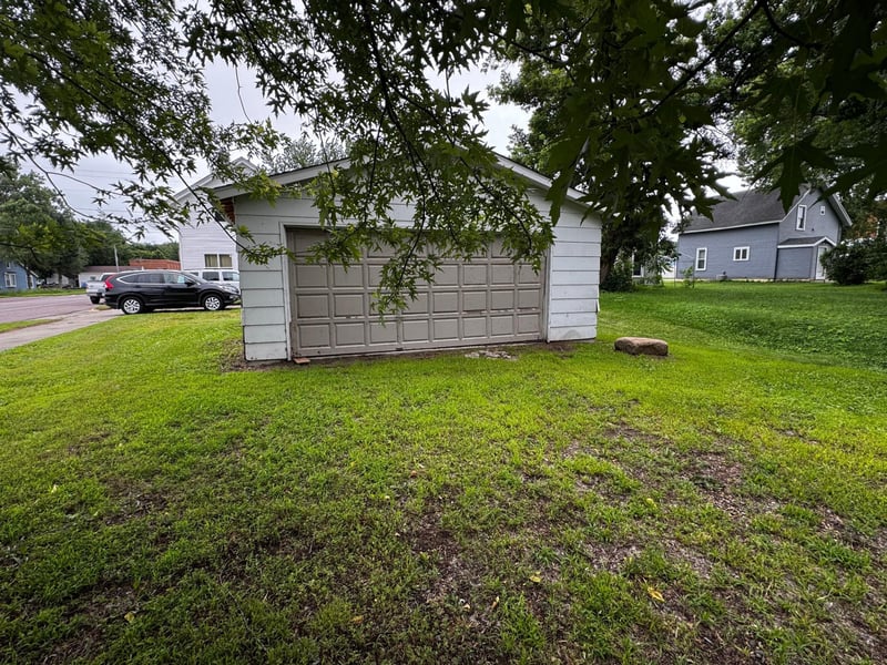 241 Webster St N, Kasota, MN 56050