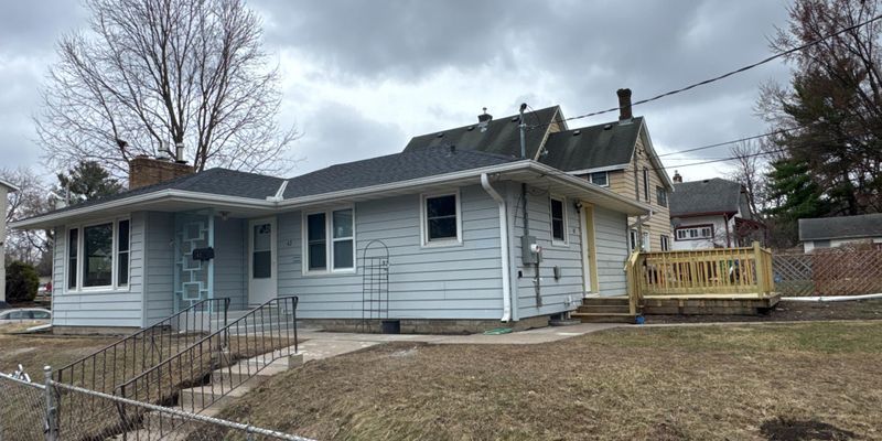 42 Baker St W, Saint Paul, MN 55107