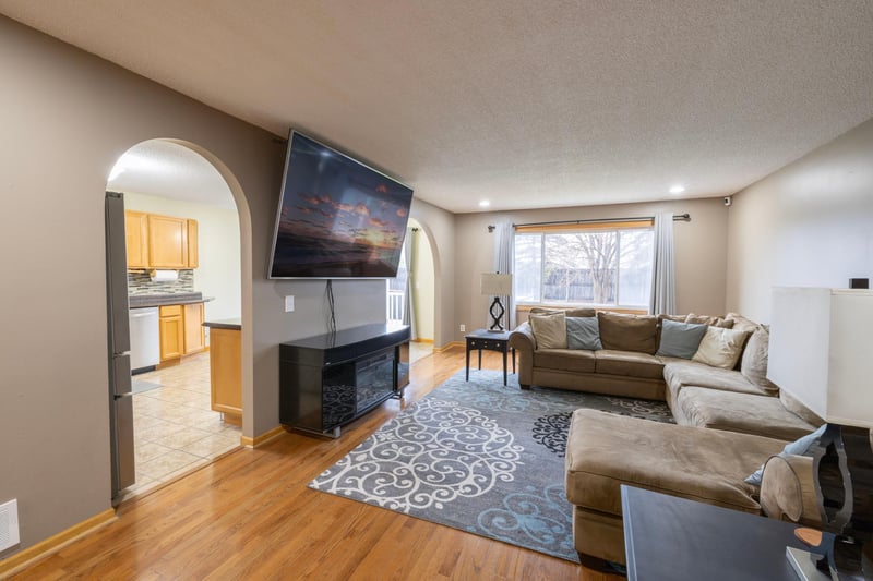 2016 84th Ave N, Brooklyn Park, MN 55444