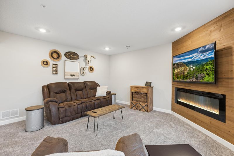 8025 150th Pl NW, Anoka, MN 55303
