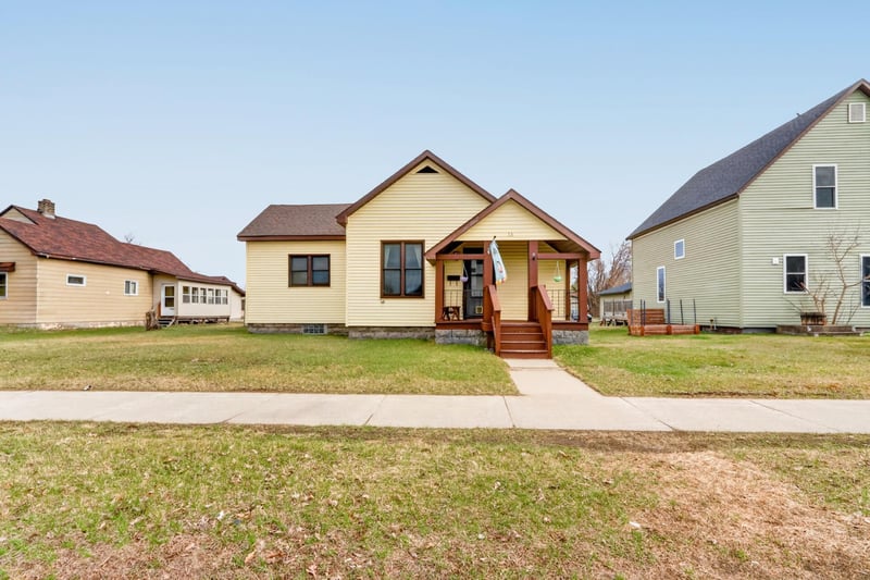 13 2nd Ave NE, Deer River, MN 56636