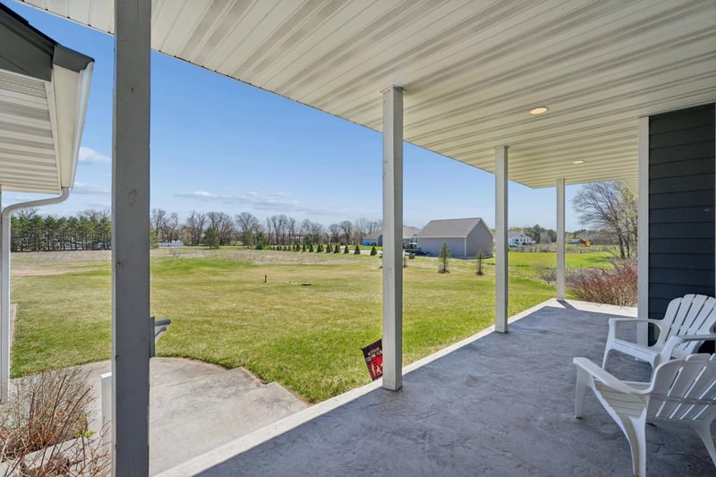 21530 Nightingale St NW, Cedar, MN 55011