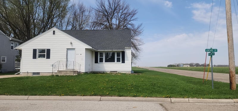 310 Locust St, Lyle, MN 55953