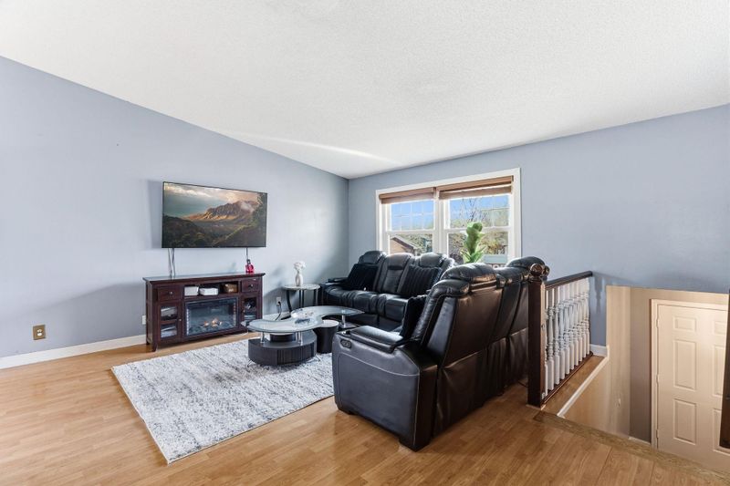 7637 Fairfield Rd, Brooklyn Park, MN 55444