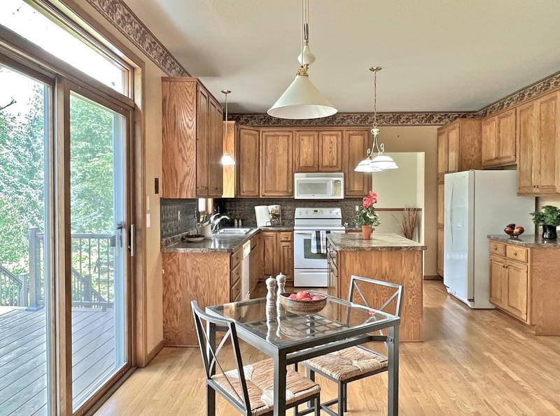 6361 Beckman Ct, Inver Grove Heights, MN 55077