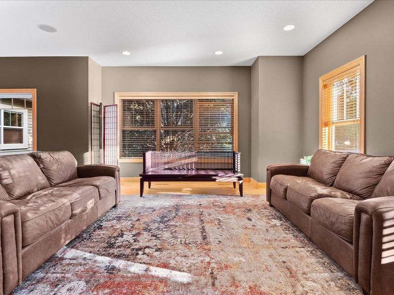 4112 Regent Ave N, Robbinsdale, MN 55422