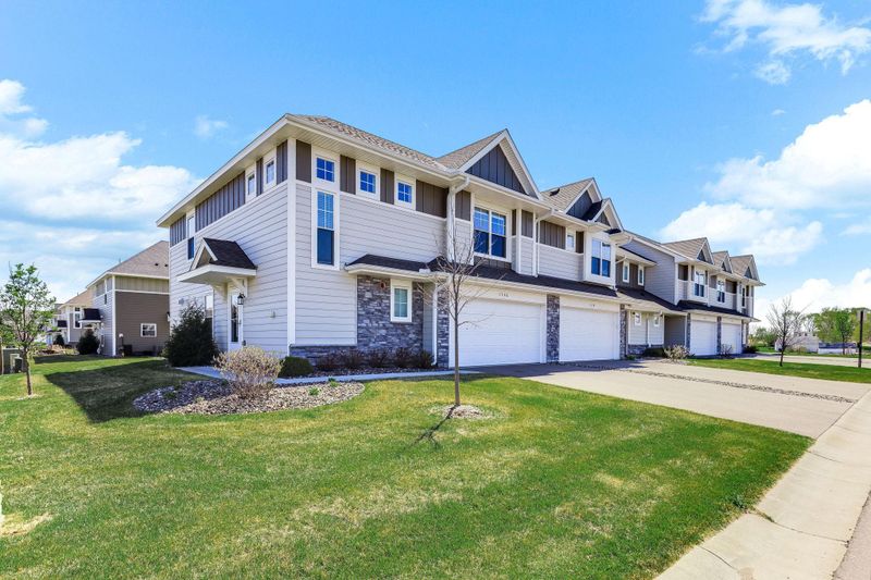1136 Middlefield Rd, Medina, MN 55340