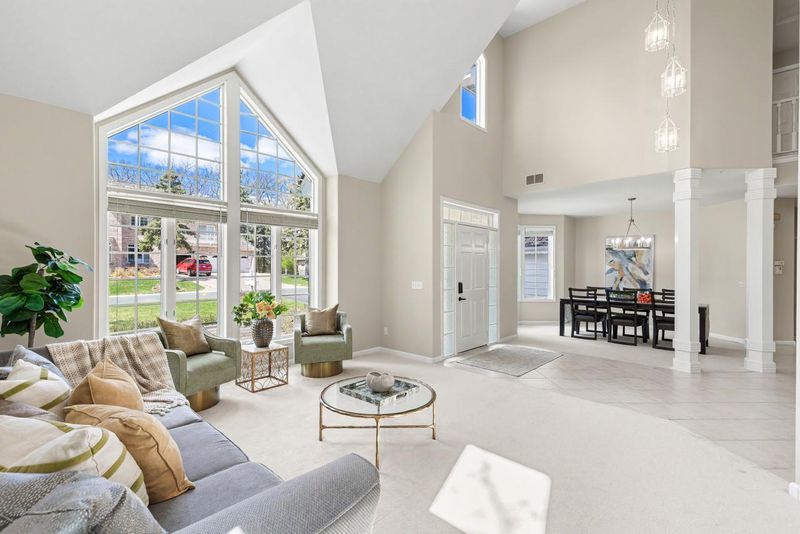 6459 Pinnacle Dr, Eden Prairie, MN 55346