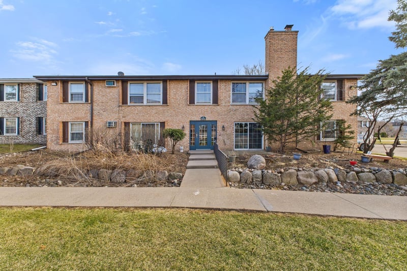 1011 11th Ave S #8, Hopkins, MN 55343