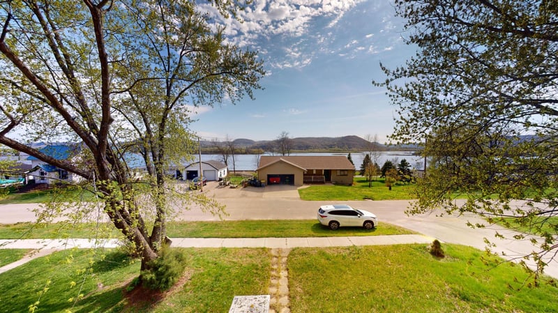 24658 2nd St, Trempealeau, WI 54661