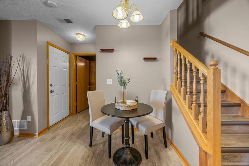 461 Aqua Cir, Circle Pines, MN 55014