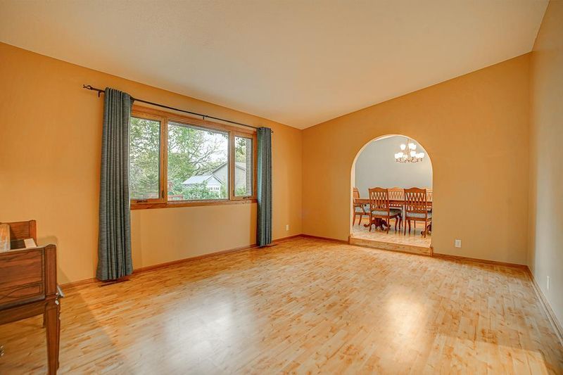 9721 Austin St NE, Blaine, MN 55014