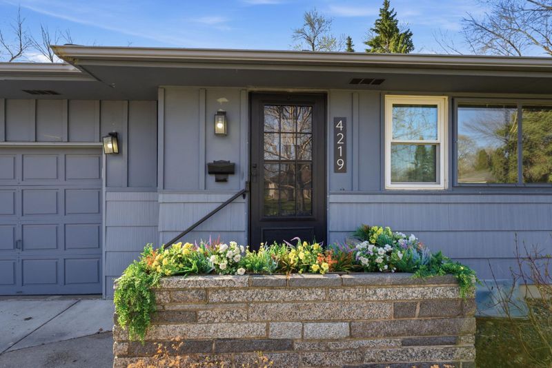 4219 66th Ave N, Brooklyn Center, MN 55429