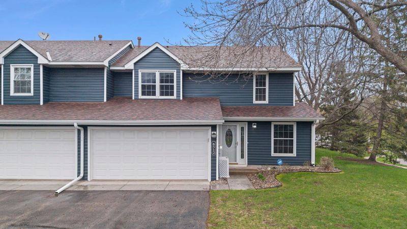 6512 Upper 23rd St N, Oakdale, MN 55128