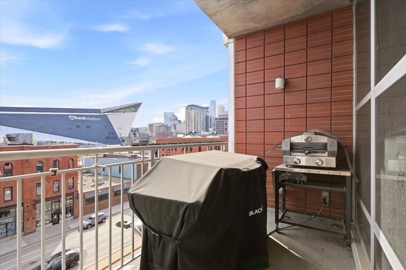 215 10th Ave S #528, Minneapolis, MN 55415