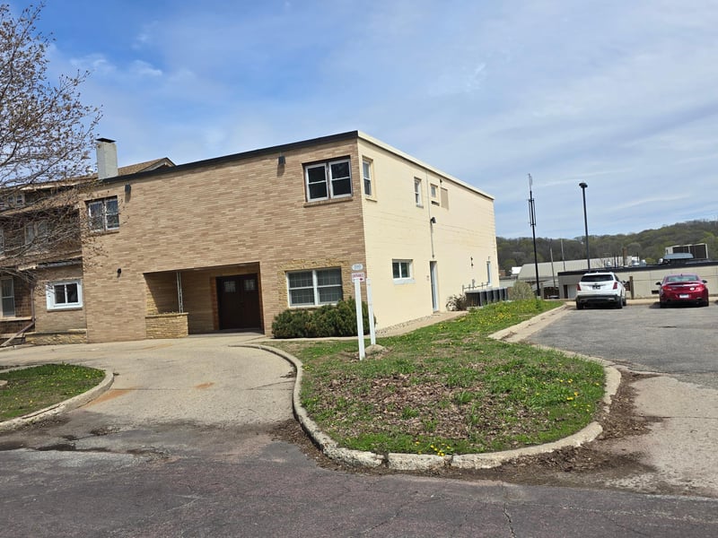 510 5th St, Jackson, MN 56143