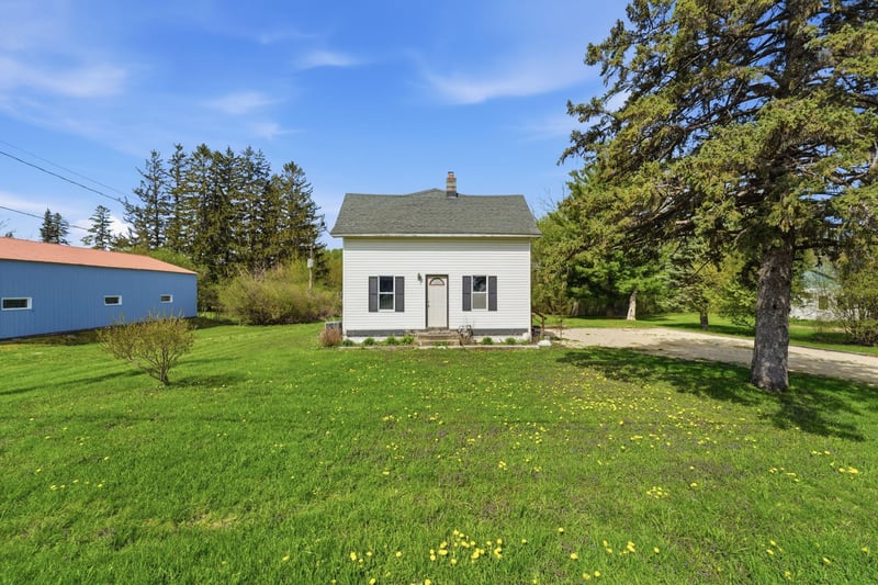 132 Gates Ave, Kenyon, MN 55946