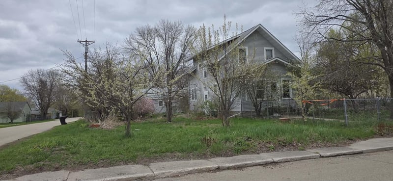 405 S 4th St, Milan, MN 56262