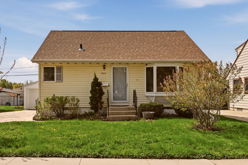 2004 18th St NW, Rochester, MN 55901