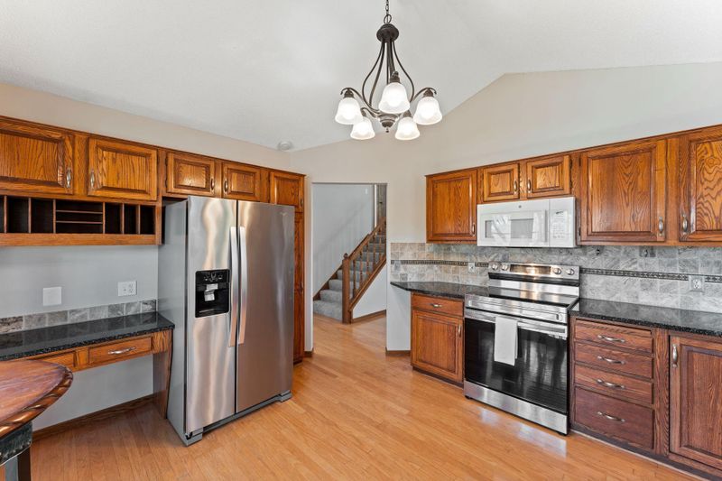 1407 Rebecca Ln, Eagan, MN 55122
