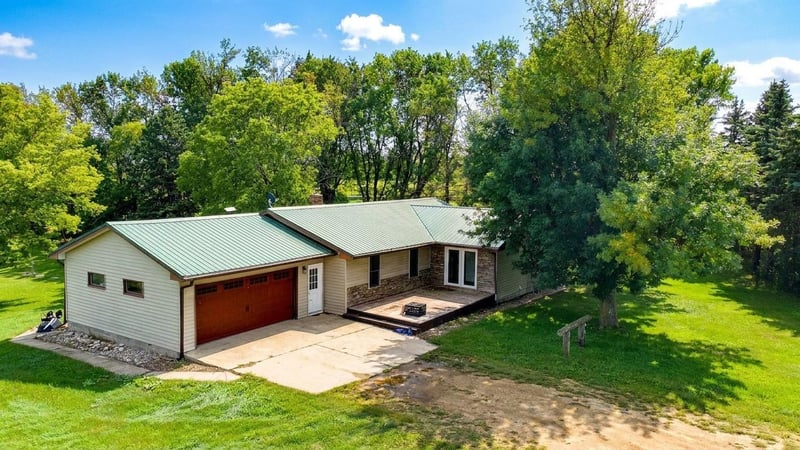 1110 110th Ave, Hadley, MN 56151