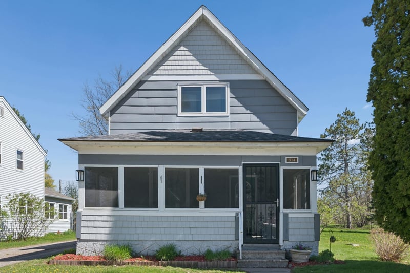 314 Central Dr W, Braham, MN 55006