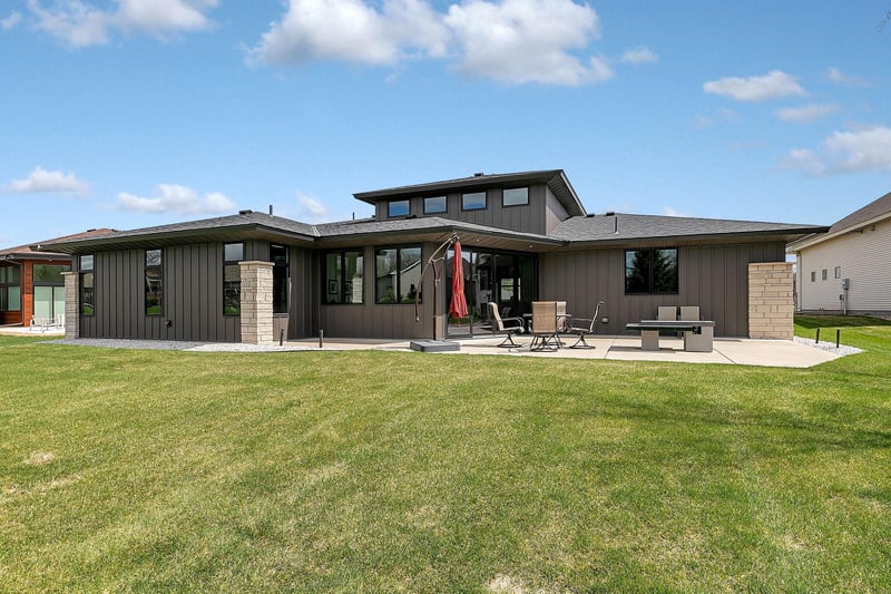 2137 Tamarack Dr, Saint Cloud, MN 56301
