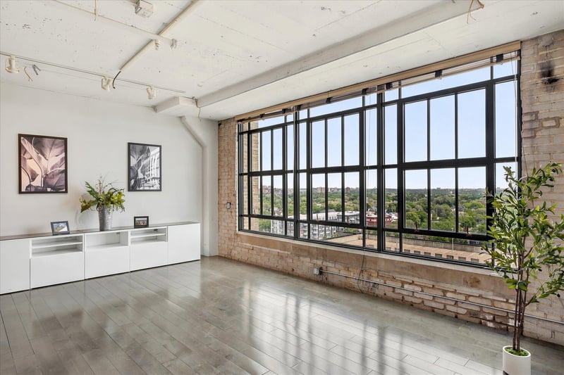 2929 Chicago Ave #1002, Minneapolis, MN 55407