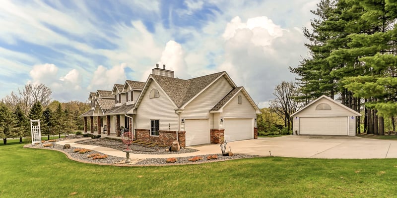 310 13th Ln SW, Oronoco, MN 55960