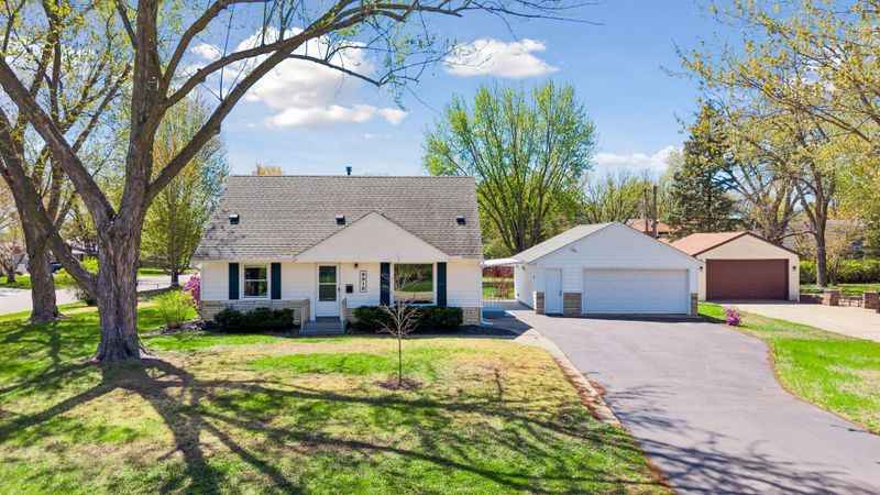 8316 Upton Ave S, Bloomington, MN 55431