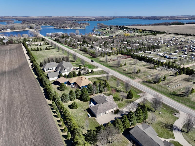 58 Valhalla Rd, Slayton, MN 56172
