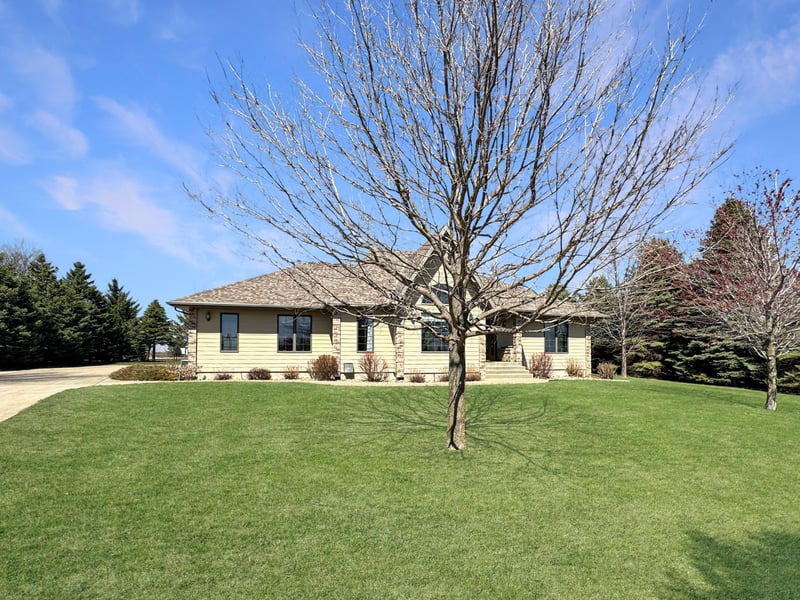 58 Valhalla Rd, Slayton, MN 56172
