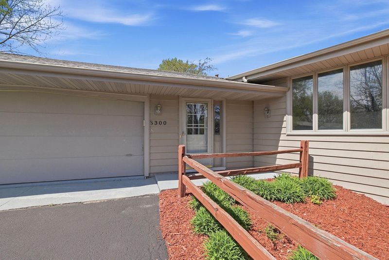 3300 E 125th St, Burnsville, MN 55337