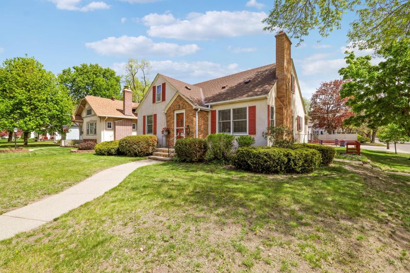 4200 Beard Ave N, Robbinsdale, MN 55422