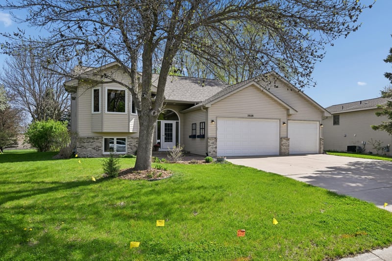 2028 Meadow St, Cologne, MN 55322