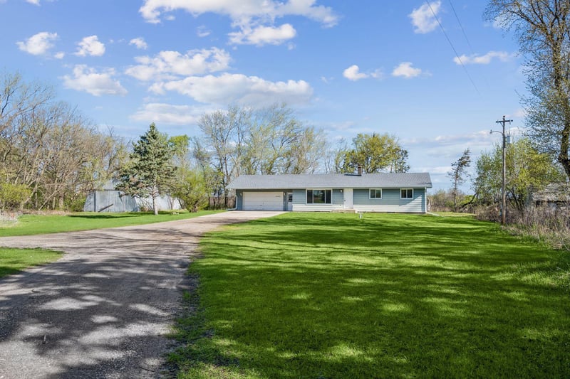 8550 40th St SW, Howard Lake, MN 55349