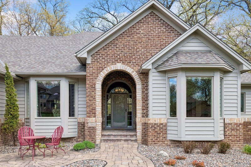 2865 Autumn Woods Dr, Chaska, MN 55318