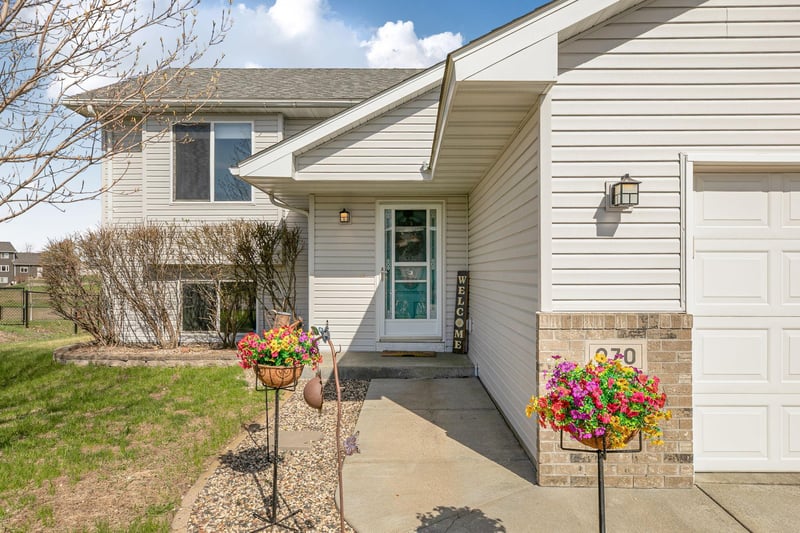 970 Isabella Ave, Clearwater, MN 55320