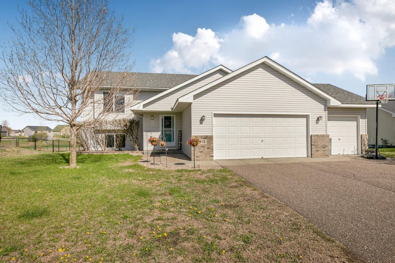 970 Isabella Ave, Clearwater, MN 55320