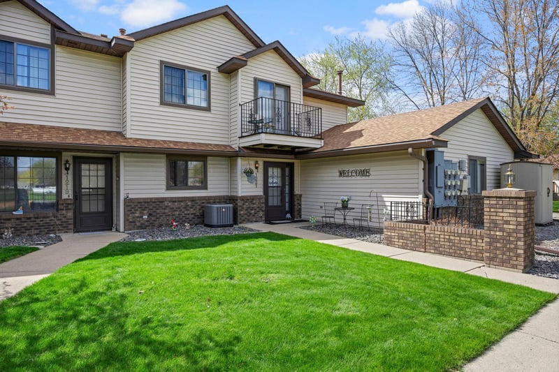 1221 Bradford St SE, Hutchinson, MN 55350