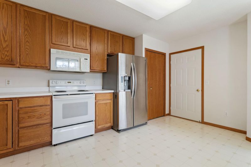1864 Stone Meadow Blvd, Shakopee, MN 55379