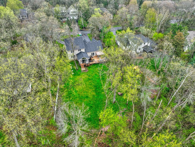 15 Baillon Ln, Saint Mary's Point, MN 55043
