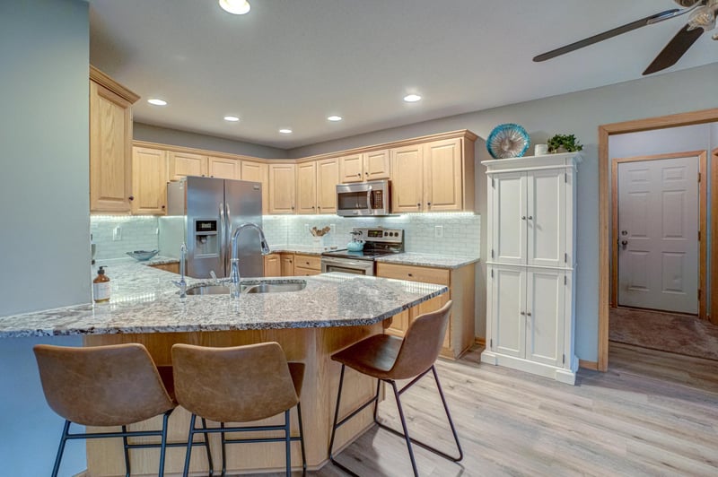 15 Baillon Ln, Saint Mary's Point, MN 55043