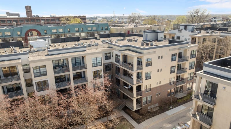 825 Berry St #103, Saint Paul, MN 55114