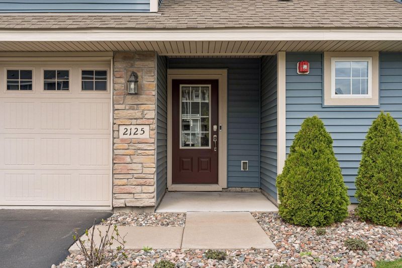 2125 Bay Dr, Lino Lakes, MN 55038