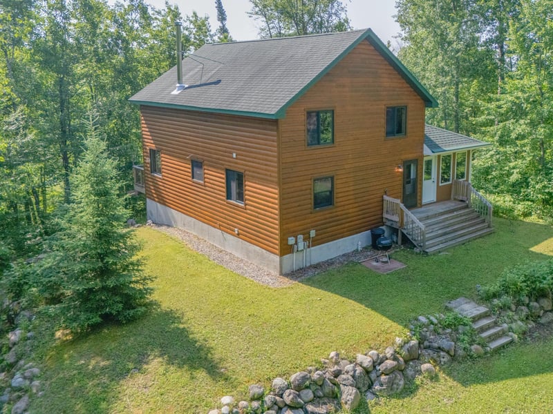 12846 Wichingen Rd, Hibbing, MN 55746