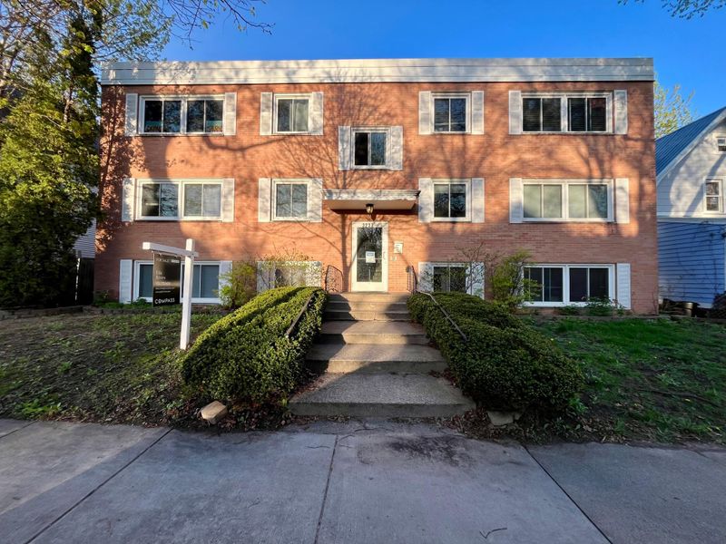 3237 15th Ave S #34, Minneapolis, MN 55407